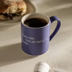 Astrid Lindgren Mugg Blå Hyss hittar man inte på