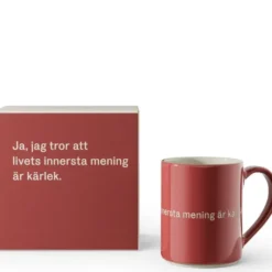 Astrid Lindgren Mugg Ja, jag tror att livets innersta… Röd