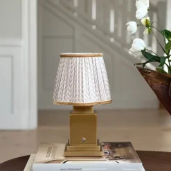 Athena bordslampa uppladdningsbar 20 cm guld