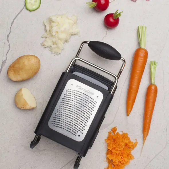 Box Grater rivjärn med 4 sidor 27 cm svart