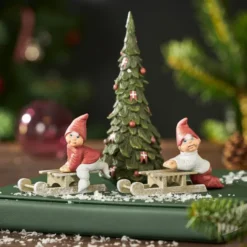 Carl & Joanne tomtar med julgran 16 cm