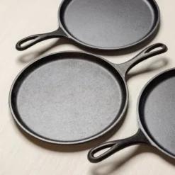 Classic Collection förinbränd gjutjärnspanna / pannkakspanna 27 cm