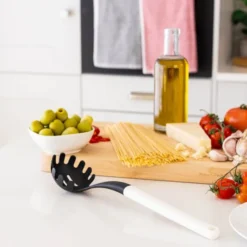 Classic pastaslev 34 cm porcelain red