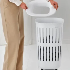 Collect-It tvättkorg med ben 55 L vit