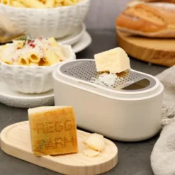 Container Grater rivjärn med behållare cashmere/bambu