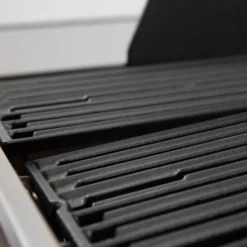Crown 420 gasolgrill med fyra brännare