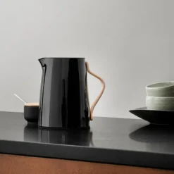 Danish Modern Emma Termoskanna Te 1 L Svart matt