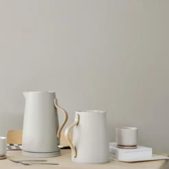 Danish Modern Emma Termoskanna Te 1 L Soft Sand