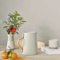 Danish Modern Emma Termoskanna Te 1 L Soft Sand