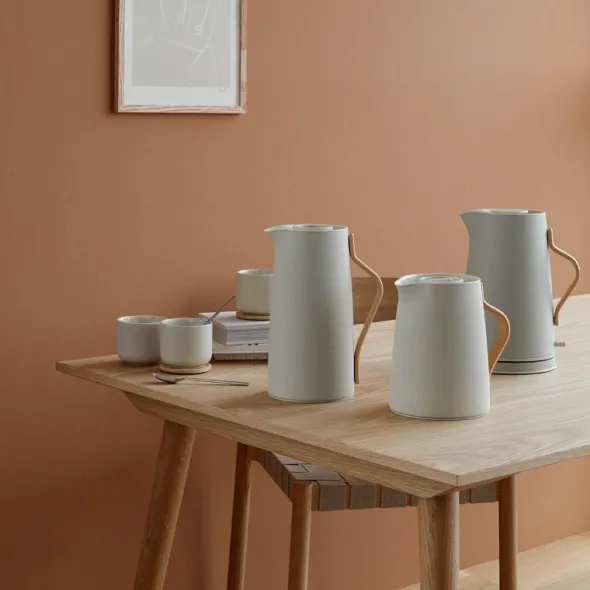 Danish Modern Emma Termoskanna Te 1 L Soft Sand
