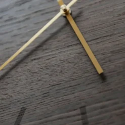 Dark Oak väggklocka 38 cm mörk ek med kopparvisare