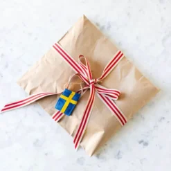 Dekorationsflagga liten 3,3x5,5 cm 5-pack svenska flaggan