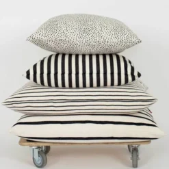 Donia kuddfodral 50x50 cm svart/offwhite