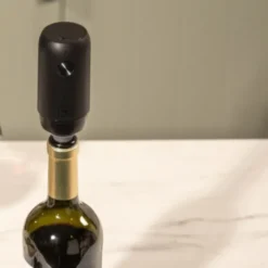 Elektrisk Wine Saver & 2 Stoppers