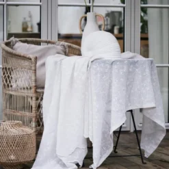 Eloise duk 280x160 cm sand