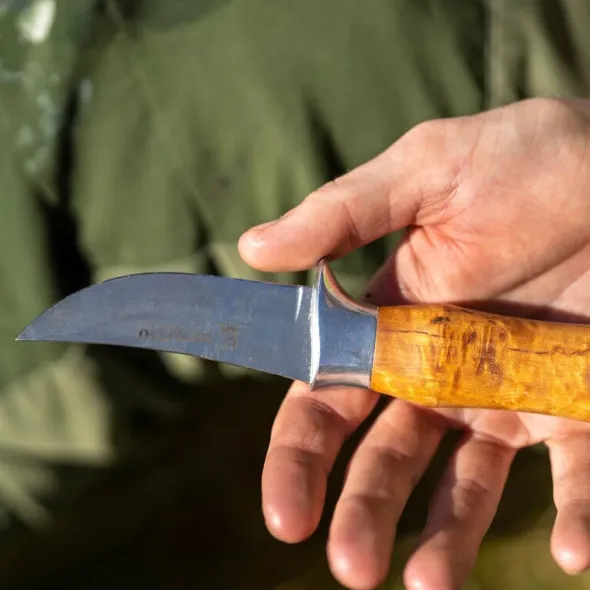 Falken jaktkniv 19,5 cm med slida masurbjörk