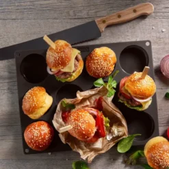 Flexiform BurgerBun bakform för 12 styck hamburgerbröd à 6 cm
