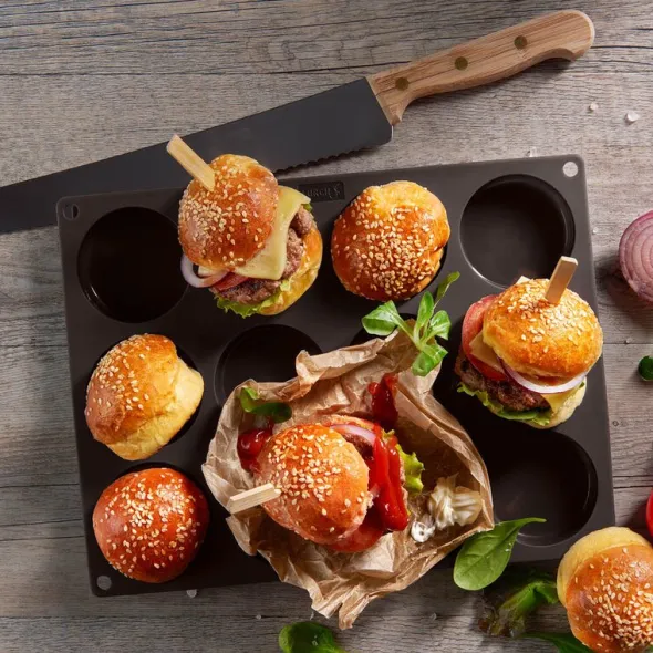 Flexiform BurgerBun bakform för 12 styck hamburgerbröd à 6 cm