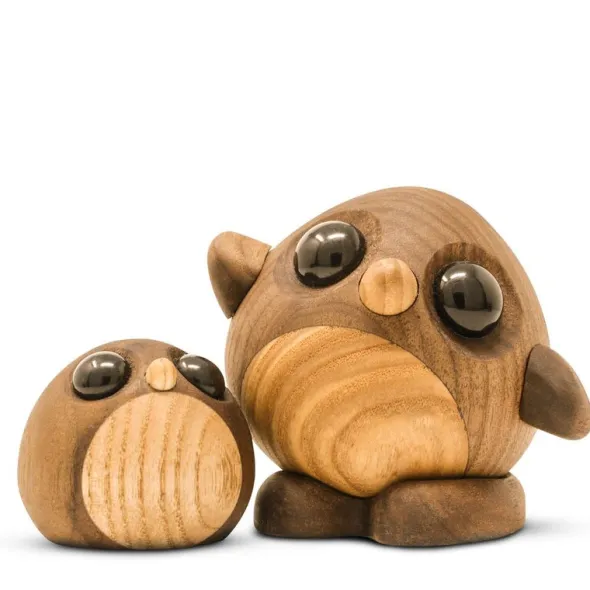 Freddy pingvinunge träfigur 5 cm valnöt/ask