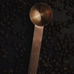 Frost Kaffemått med klämma koppar