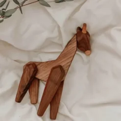 Giraff träfigur 23 cm valnöt/ask