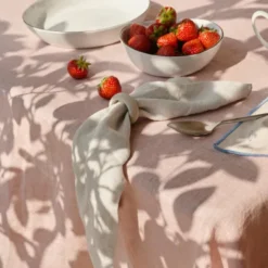 Gracie Bordsduk 160x200 cm Rosa