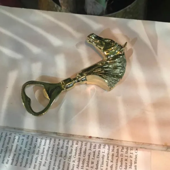 Horse Head kapsylöppnare guld