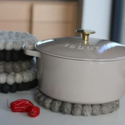 Hotspot Grytunderlägg ull 21 cm Creme