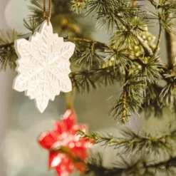 Julornament snökristall 9 cm vit