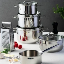 Kitchen Essentials grytset 3 delar 1,8/2,8/3,5 L med lock blank