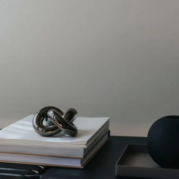 Knot Table Skulptur 6 x 11,5 x 9 cm Mörk silver