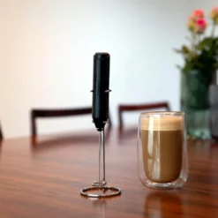 Mjölkskummare elektrisk med ställ 24 cm svart