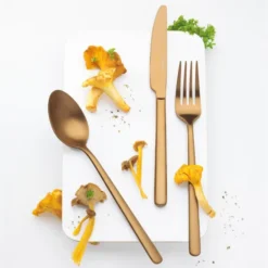 Nardo bestickset 16 delar koppar