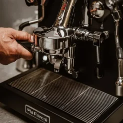 New Cellini Classic Nera Semiproffessionell Manuell Kaffemaskin Svart