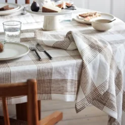Odette duk linne 145x270 cm brun