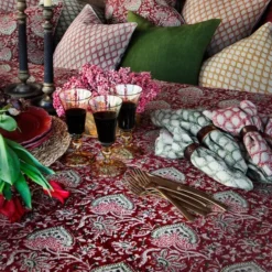 Oriental linneduk 170x270 cm röd