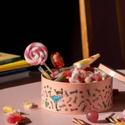Pippi plåtburk / kakburk 15 cm Godis rosa