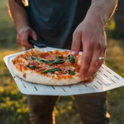 Pizzaspade Perforerad 30x70 cm
