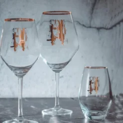 Rödvinsglas 75 cl Wild Woman Gold