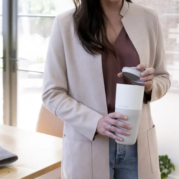 Rise Tumbler 77 cl med fliplock Tofu