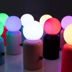 Skittle Lampa med Laddare Coral
