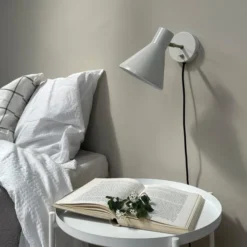 Sleep vägglampa 17 cm vit