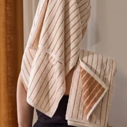 Soft handduk 70x140 cm offwhite