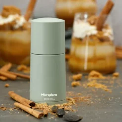 Spice Mill kryddkvarn 12 cm sage green