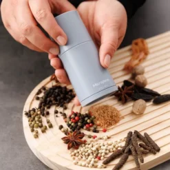 Spice Mill kryddkvarn 12 cm sky blue