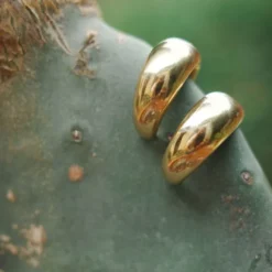 Steel - Soft Coll örhängen 24 mm guld