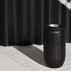Tova termosmugg 32 cl svart