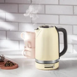 Vattenkokare 1,7 L 5KEK1701EAC Almond Cream