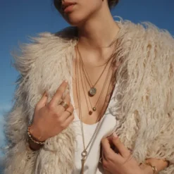 Vibrance halsband långt Shimmer guld