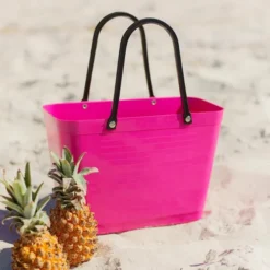 Väska plast liten 7,5 L cerise